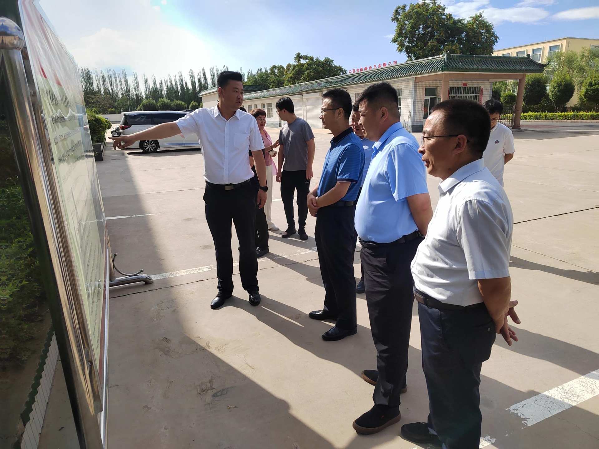 石嘴山市市委常委、政府副市長孫鋒彪蒞臨寧夏興康恒潤農(nóng)業(yè)科技發(fā)展有限公司調(diào)研